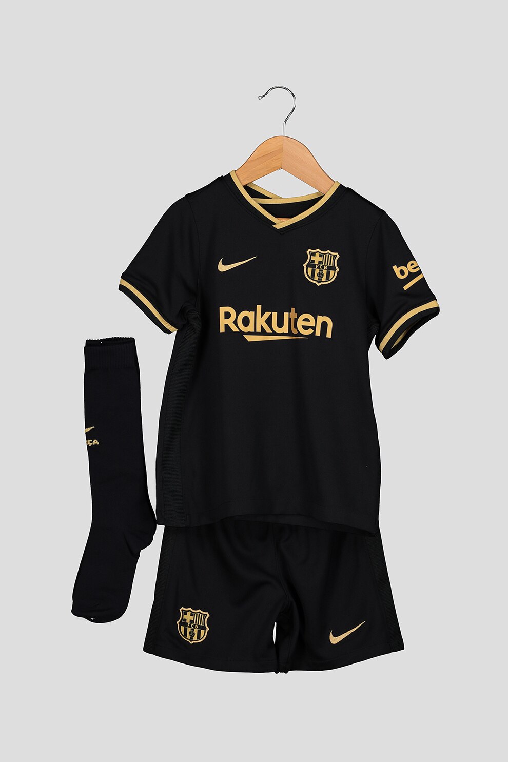 Pantaloni scurti pt fotbal fete decathlon – Cumpărați online